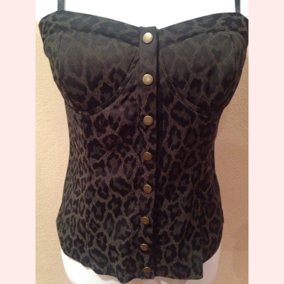 NWT • Leopard Print Top - Picture 2 of 3