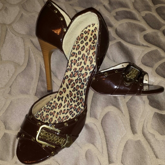 Classy & Sexy Brown Patent Leather Heels!!!