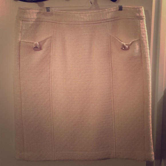 Banana Republic rayon/wool cream skirt - size 14