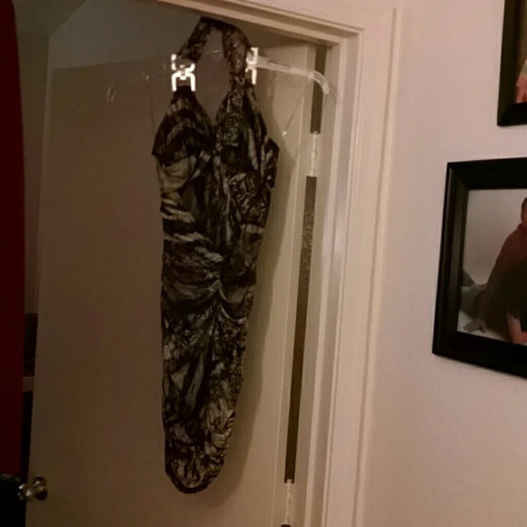 Dress - Picture 2 of 4