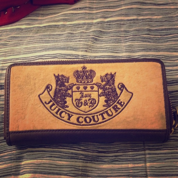 Authentic JUICY COUTURE WALLET - Picture 1 of 3