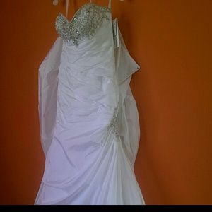 Brand new wedding dress