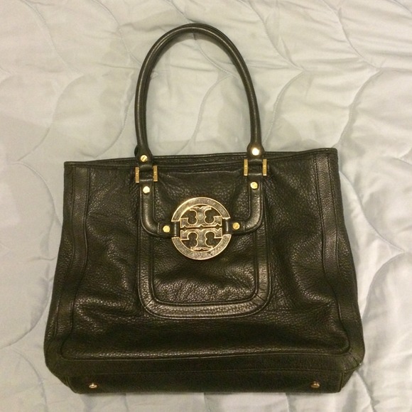 Tory Burch Handbags - Tory Burch Leather Purse- Authentic