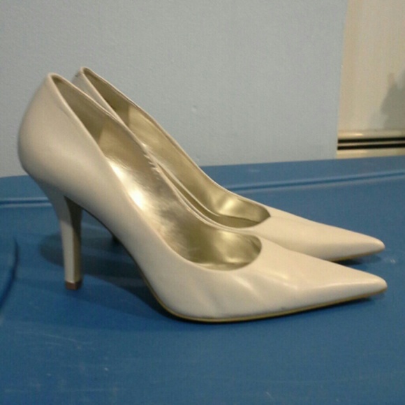 Nine West pumps