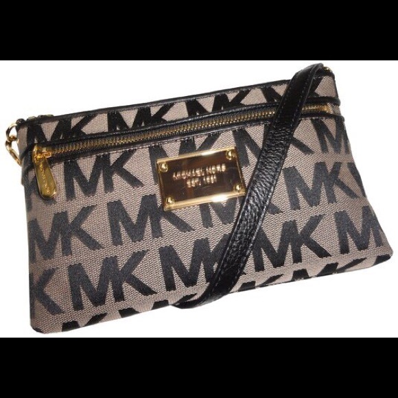 Sold ❌MK wristlet❌