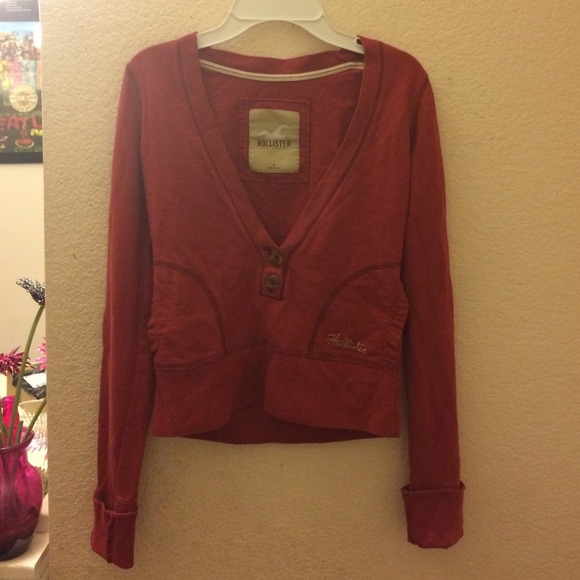 Adorable red Hollister cropped sweater