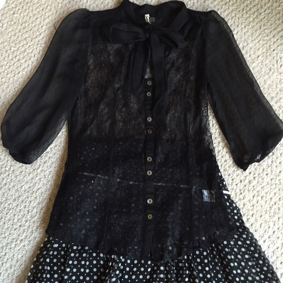 🌷Sheer Black Lace Long Sleeved Blouse🌷