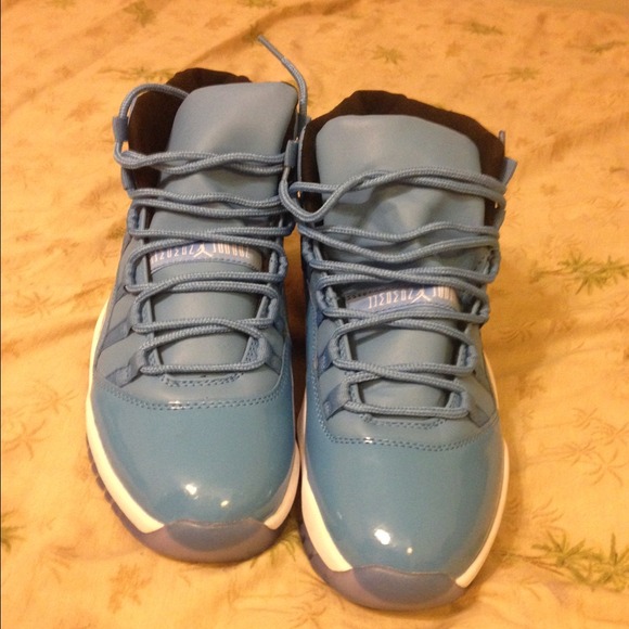 DEADSTOCK 11s