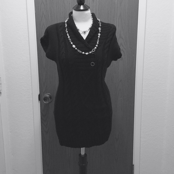Pink Rose black sweater/dress. Sz sm😃