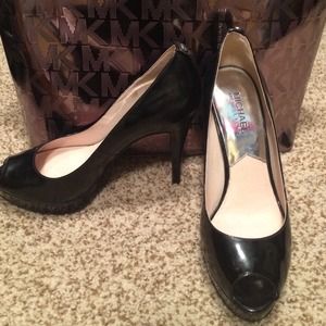 Black michael kors York platform pumps
