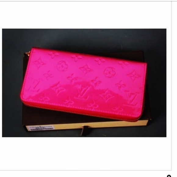LV WALLET