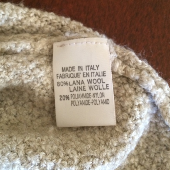 😲 sold 😲 BRANDY cardigan - Picture 3 of 3