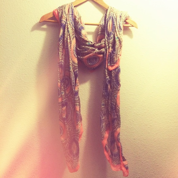 Beautiful multicolor scarf from H&M.