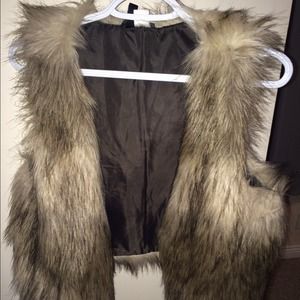 H&M faux fur vest size 12