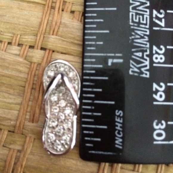 Flip Flop Pendant - Picture 2 of 2