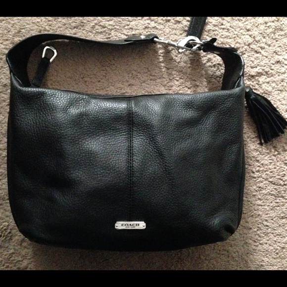 Coach Avery Leather hobo