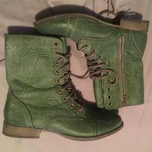 Fashion boots by Sketchers