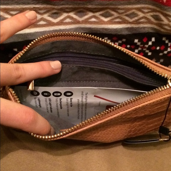 🔸Mighty Purse!🔸 - Picture 2 of 4