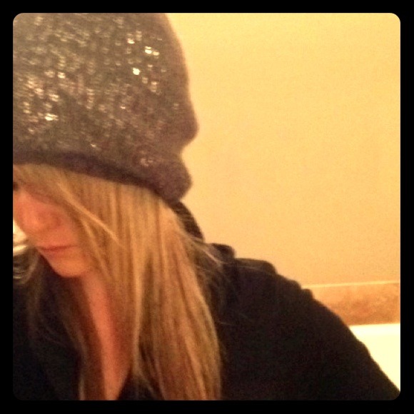 Vera Wang beanie