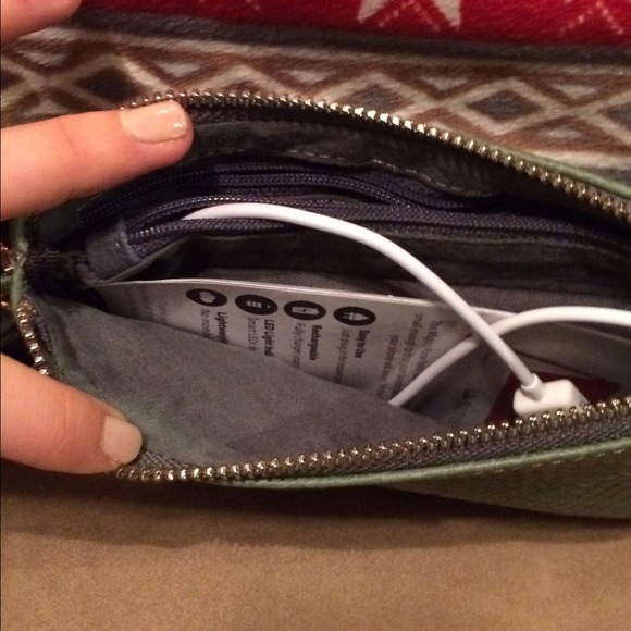 Mighty Purse! - Picture 2 of 5