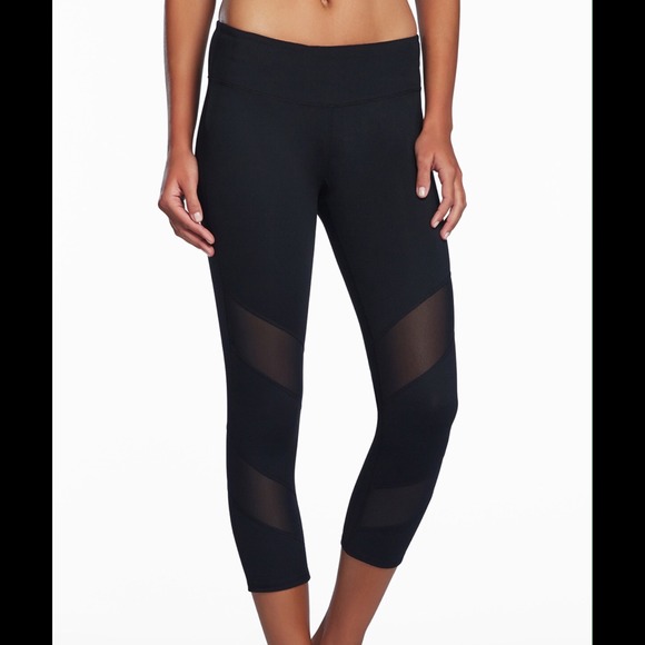 Fabletics Pants - New! Fabletics Gaviota capri