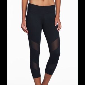 New! Fabletics Gaviota capri