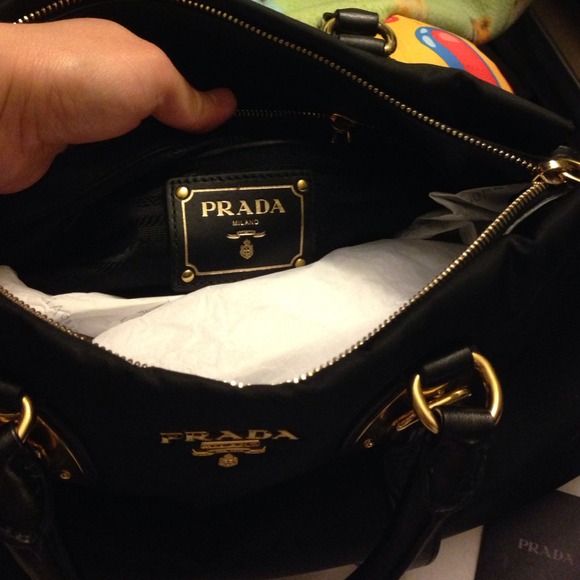 Prada - Picture 3 of 4