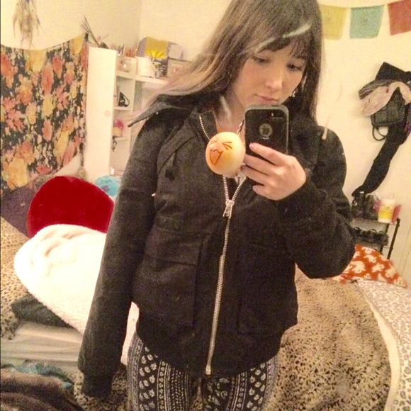 Extra UNIF Jacket Pictures - Picture 1 of 4
