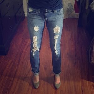 👖Forever 21 ripped Jeans 💗