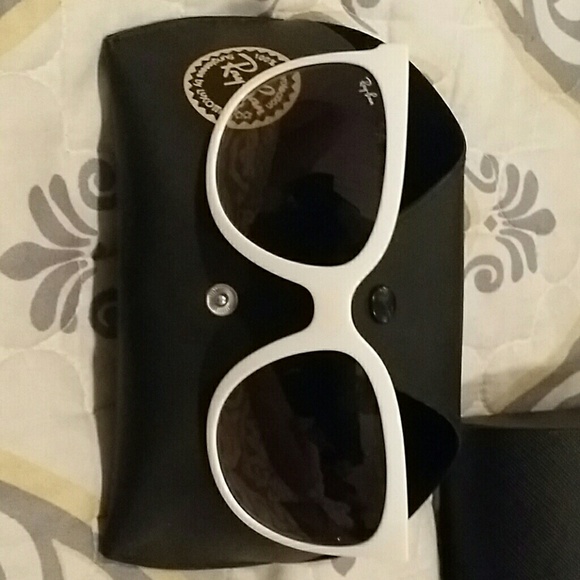 Black and white Ray Bans