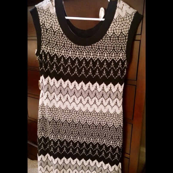 Flame Stitch Dress - Picture 2 of 3