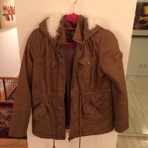 Tan/olive winter army jacket w white faux fur hood