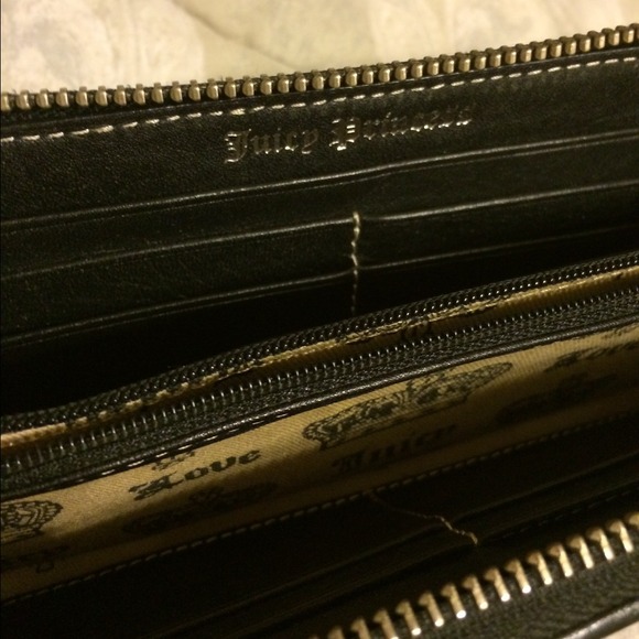 ❌SOLD❌ AUTHENTIC Juicy Couture Black Velour Wallet - Picture 3 of 4