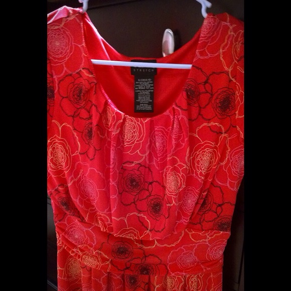 Colorful Modern Floral Dress - Picture 3 of 3