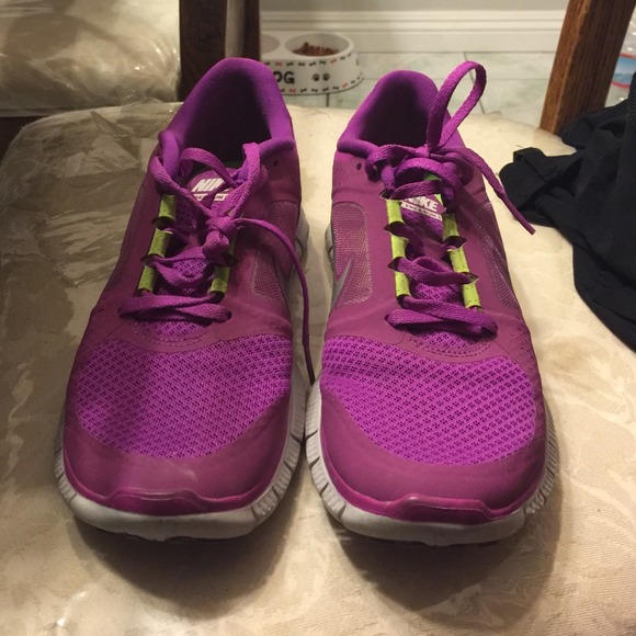 Nike free runs