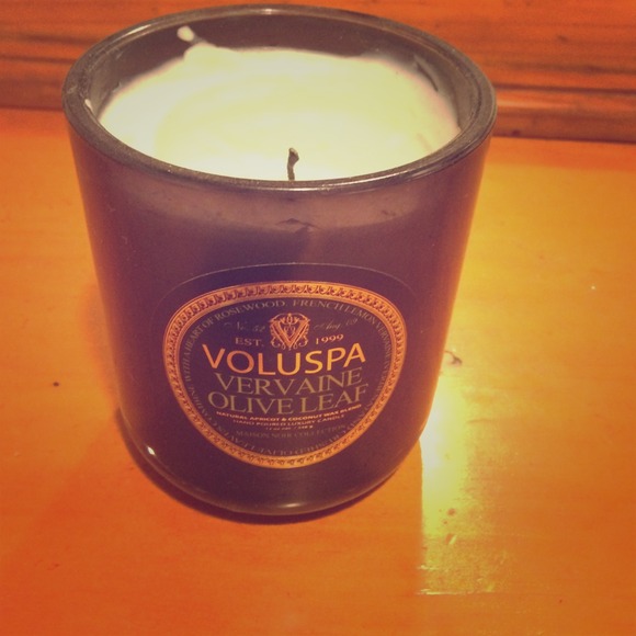 Luxurious Voluspa Candle. Smells spa like.