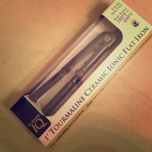 NWT Power Q Ceramic Ionic Flat Iron
