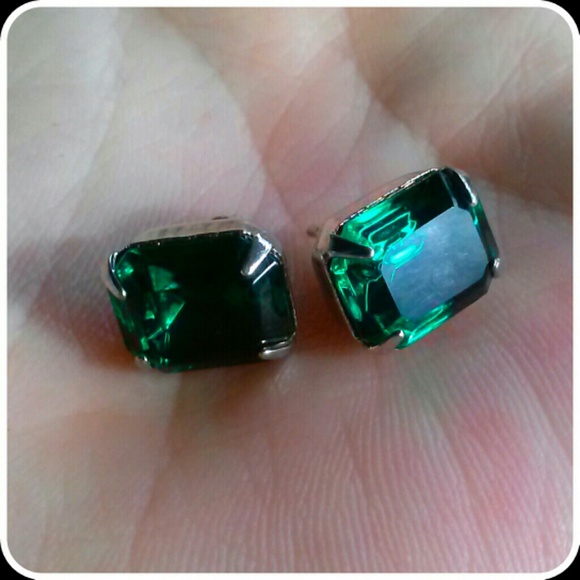 VINTAGE EMERALD EARRINGS