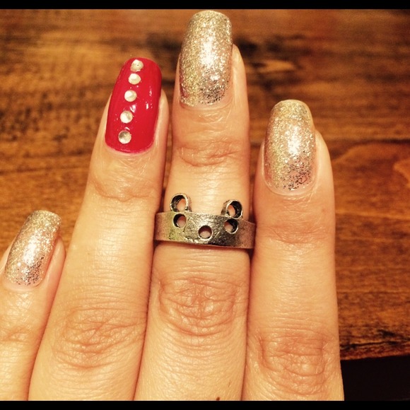 Ring - Picture 3 of 3