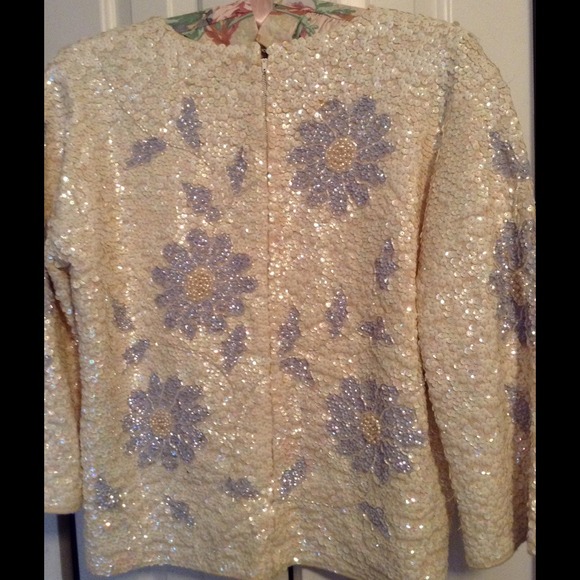 True VINTAGE 100% wool, sequined and beaded top. - Picture 2 of 4