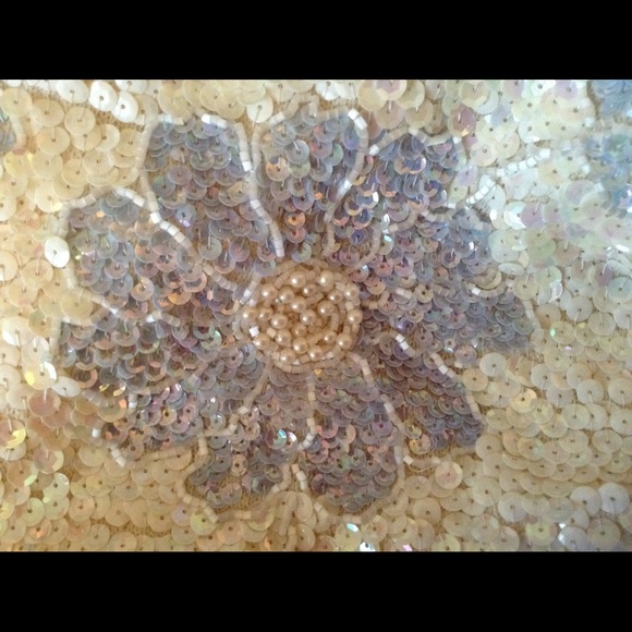 True VINTAGE 100% wool, sequined and beaded top. - Picture 4 of 4