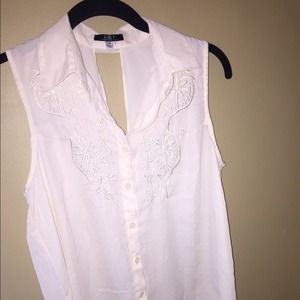 Sleeveless embroidered button down tank