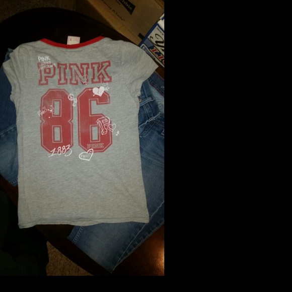 VS pink med t-shirt