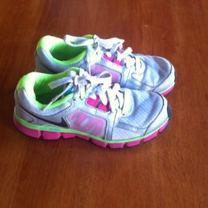 Ladies Nike Dual Fusion Shoes