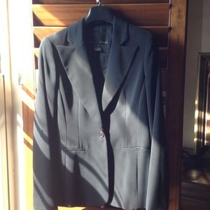 Yansi Fugel suit