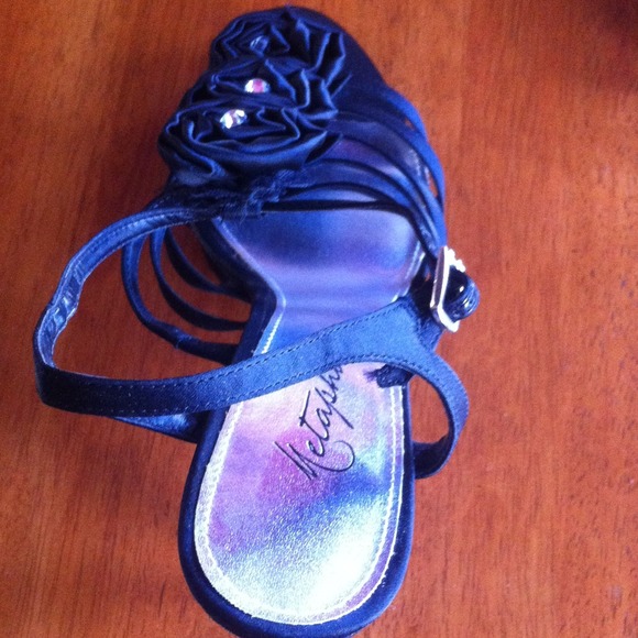 Freddy Strappy Sandals - Picture 3 of 4