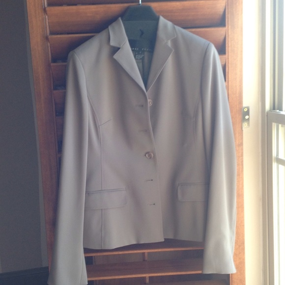 Yansi Fugel suit