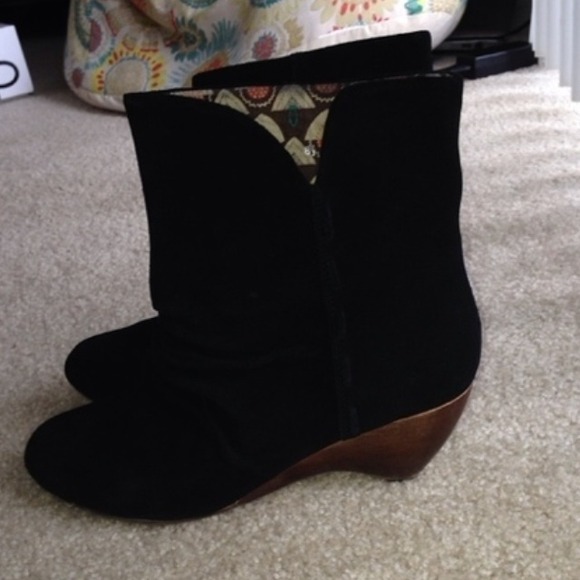 Ankle booties