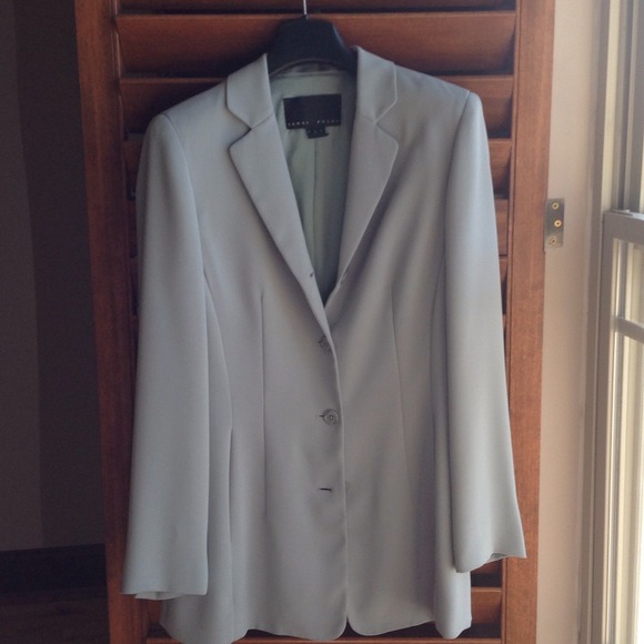 Yansi Fugel suit