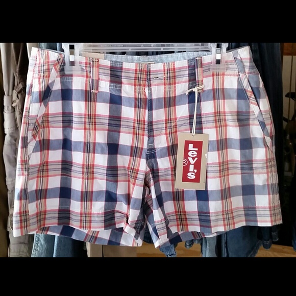 Levi's Shorts Misses size 6